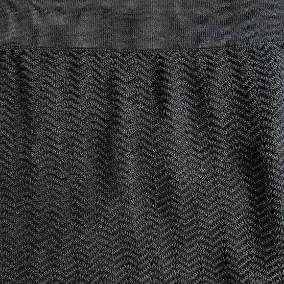 CAbi Ribbed Chevron Knit Navy Blue A-Line Sweater Skirt Size L - Picture 2 of 9